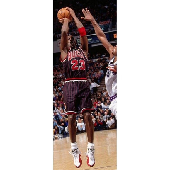 Michael Jordan (Mitchell & Ness)-(Bulls)-(Jersey)-(Black)-(Stripe)-(XL)-$100.00 - Picture 8 of 10